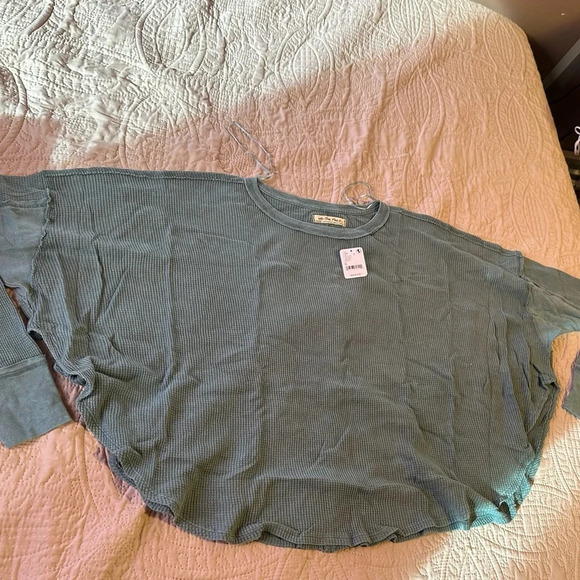 We The Free People NWT Drop The Mic oversized Thermal in silver pine sz M 37”p2p - Picture 5 of 10